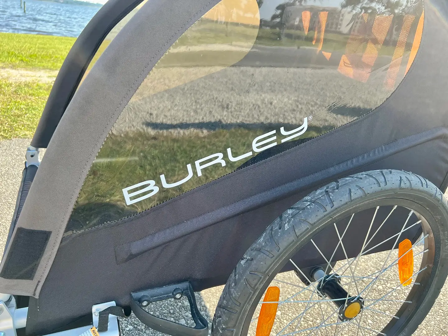 Burley child trailer close-up